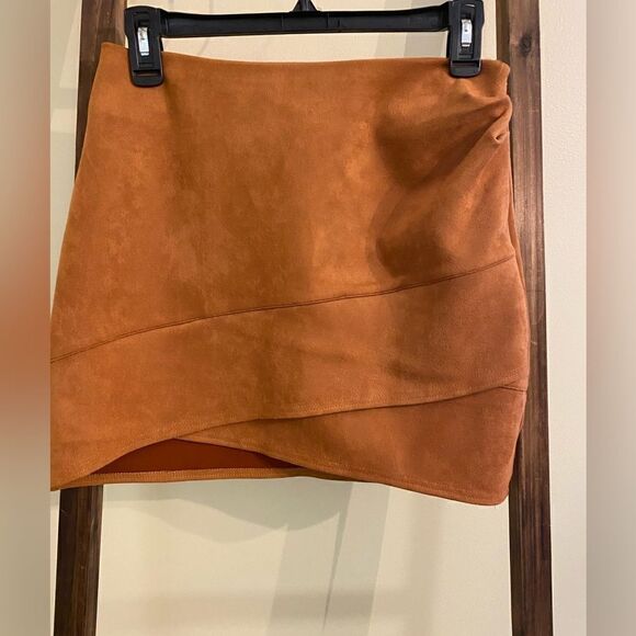 Harper Wren  miniskirt - Picture 1 of 6